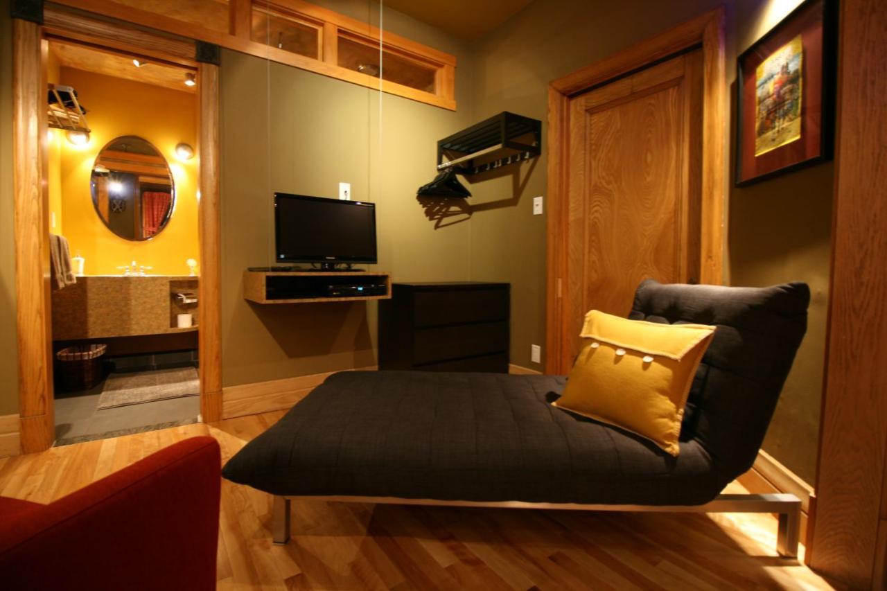 A La Carte Bed & Breakfast มอนทรีอัล ภายนอก รูปภาพ