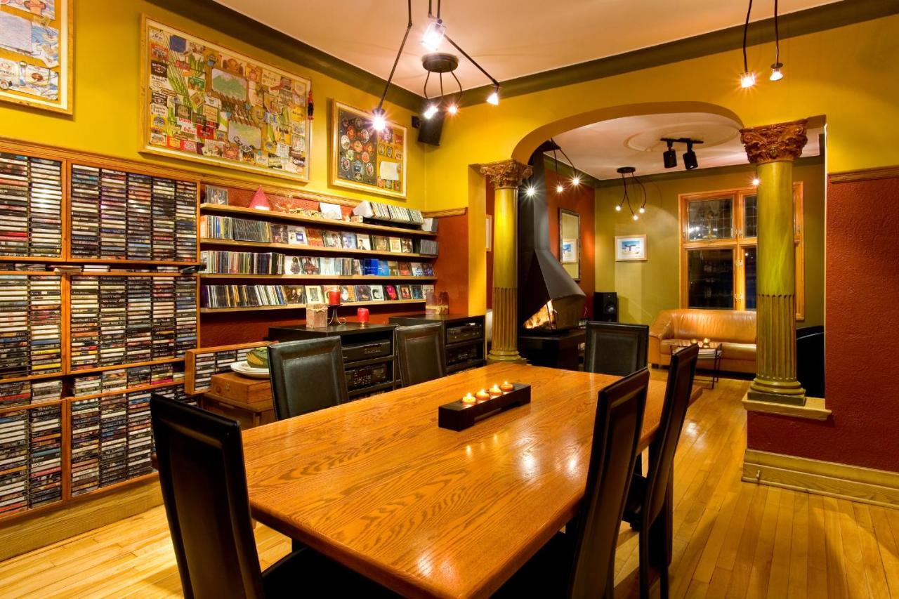 A La Carte Bed & Breakfast มอนทรีอัล ภายนอก รูปภาพ