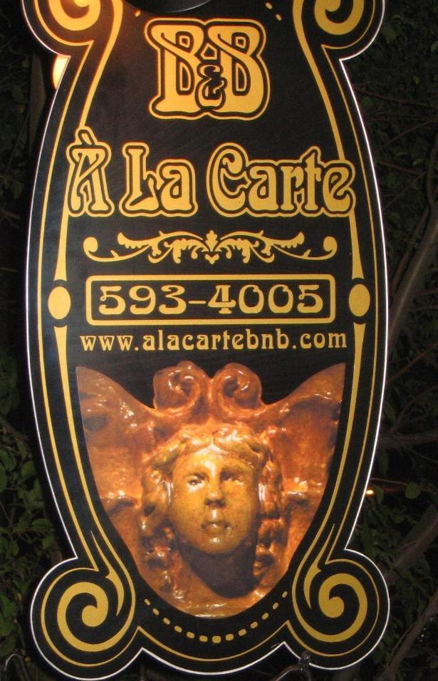 A La Carte Bed & Breakfast มอนทรีอัล ภายนอก รูปภาพ